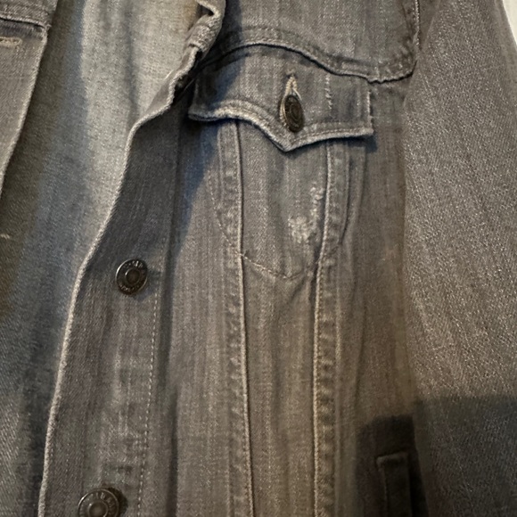 Distressed denim jacket - Picture 4 of 6